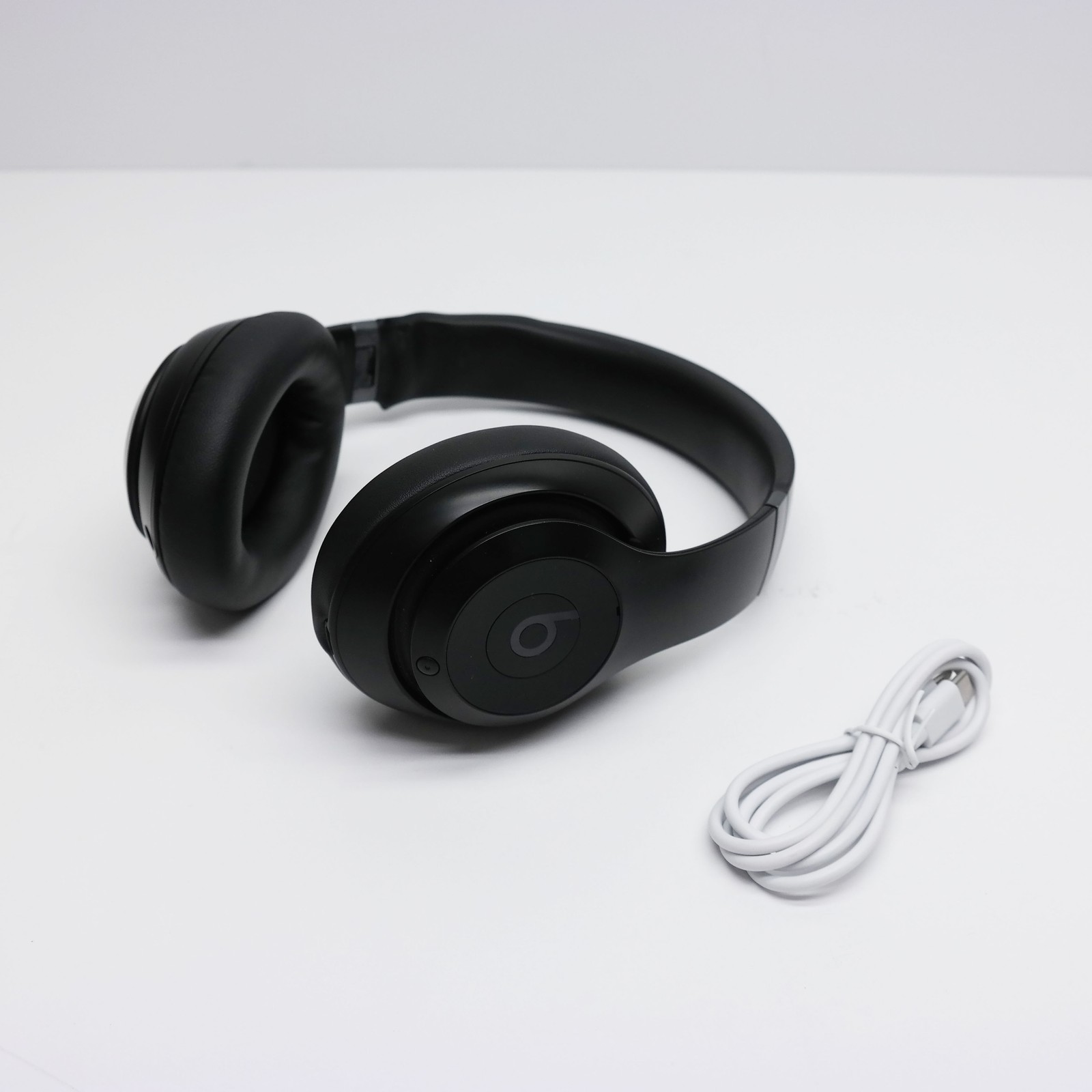 Beats by Dr. Dre Studio Pro Over Ear Headphones MQTP3LL/A Black READ