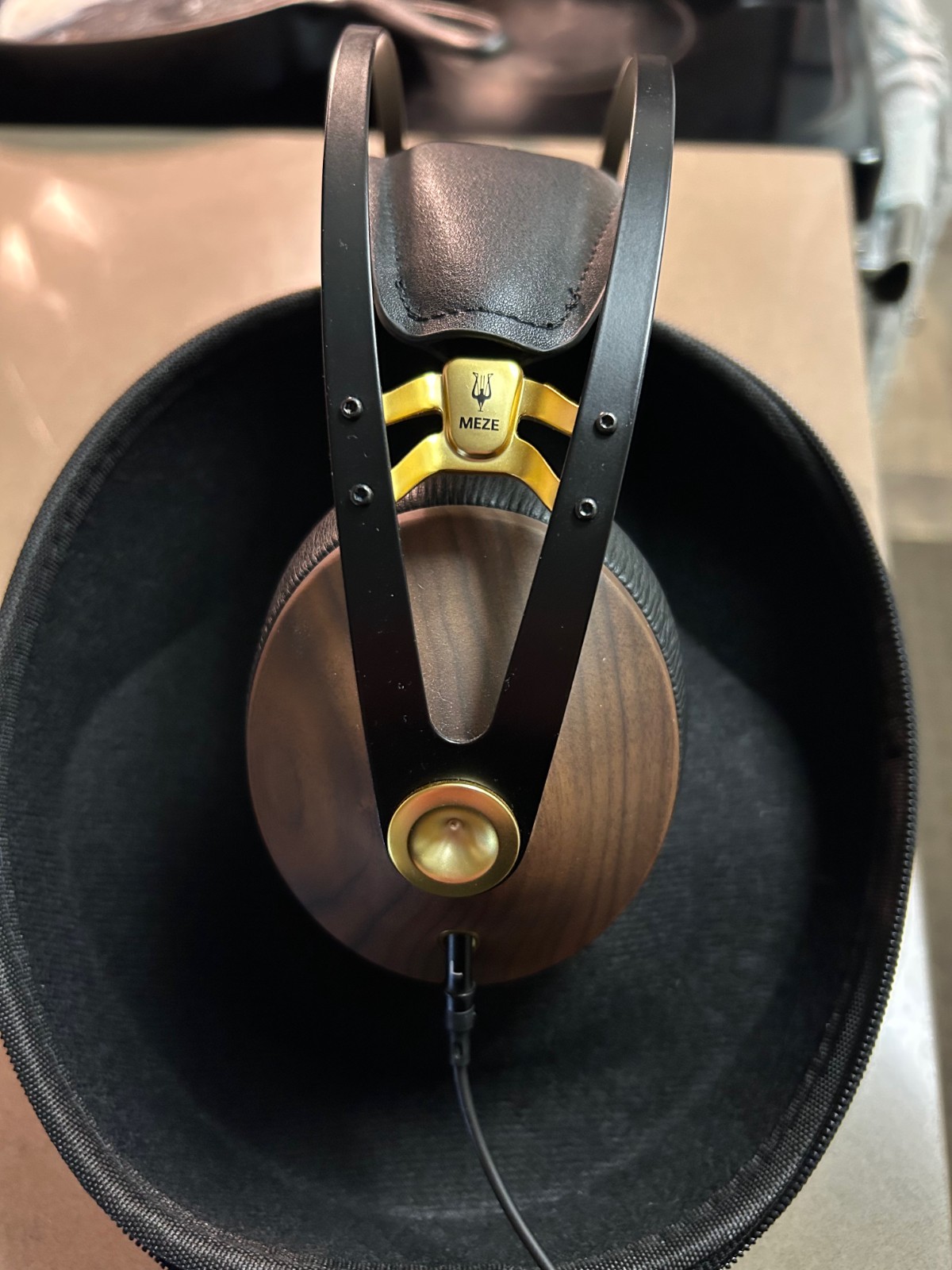 Meze Audio 99 Classics Over-Ear Headphones – Walnut/Gold – 1st Gen