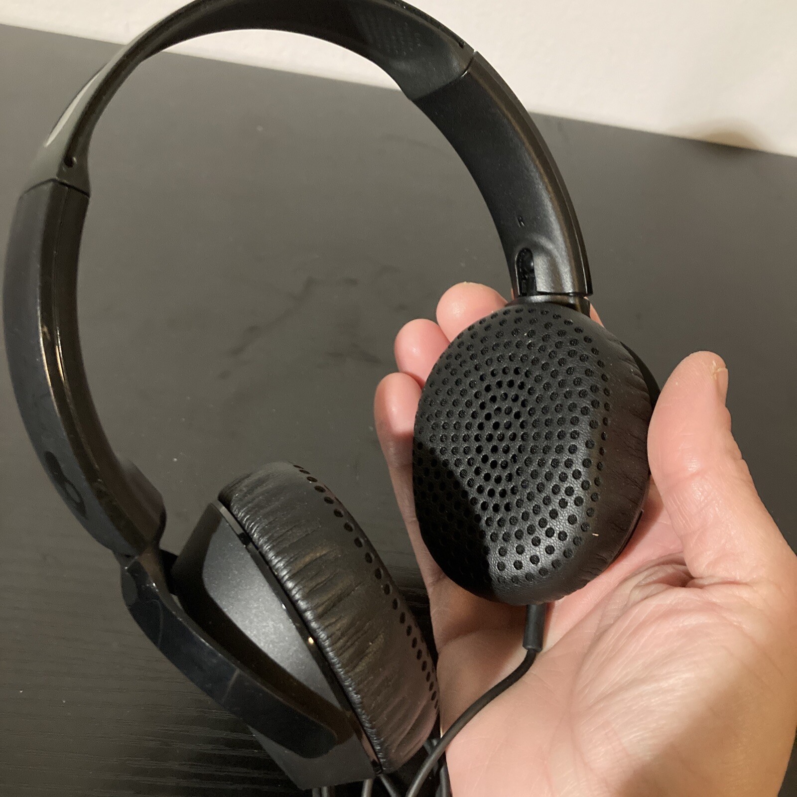 Skullcandy Riff On Ear Headphones Black S5PXY Tuned in, Turned up ￼ work great!!