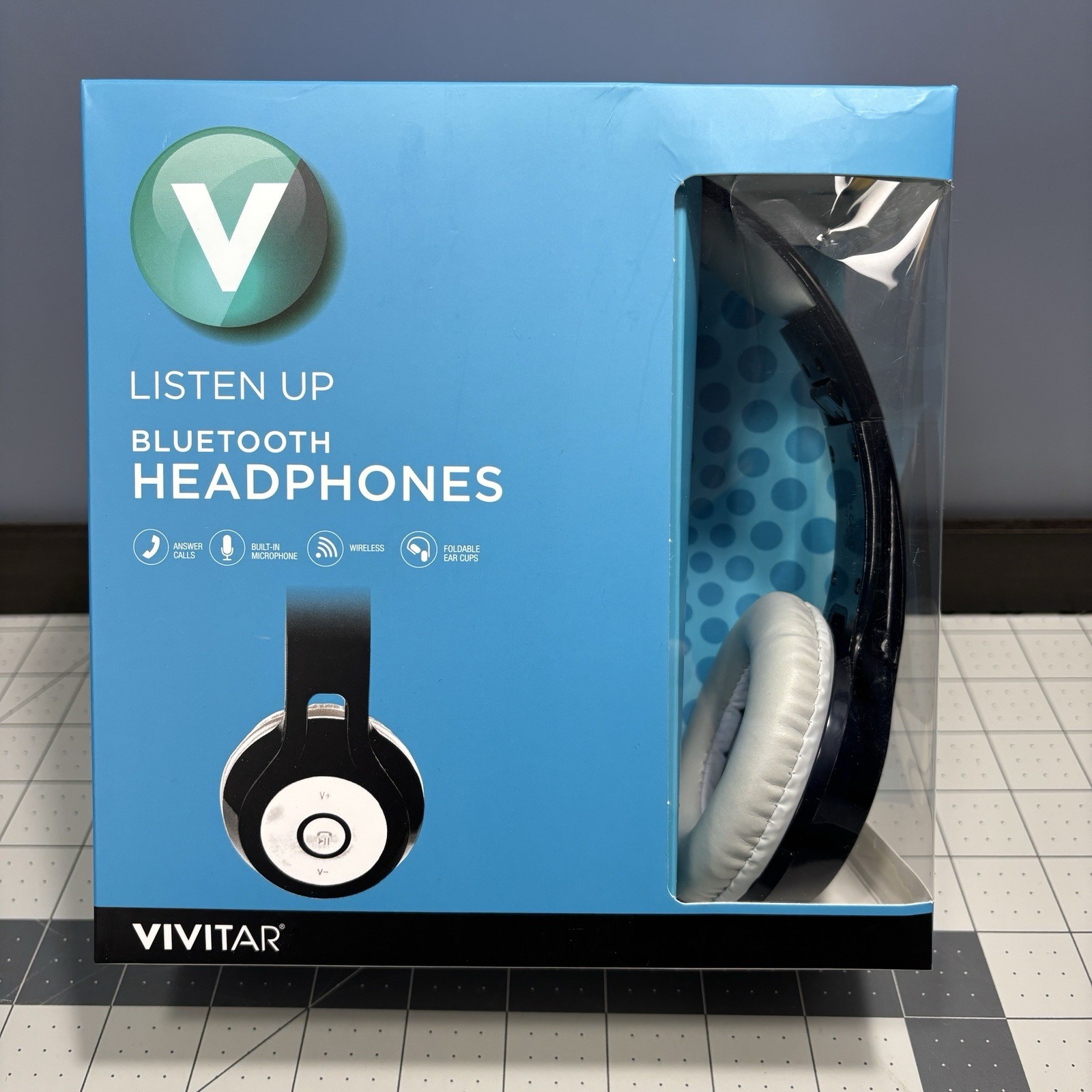 Vivitar Bluetooth Wireless Headphones Listen Up Black White USB Padded Ears NEW
