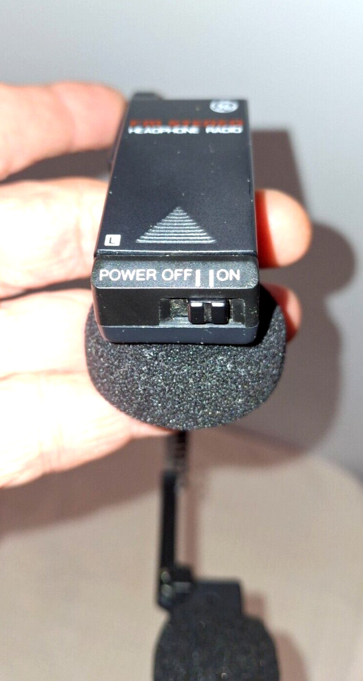 Vintage 1980’s General Electric GE 7-1285 Foldable FM Radio Headphones