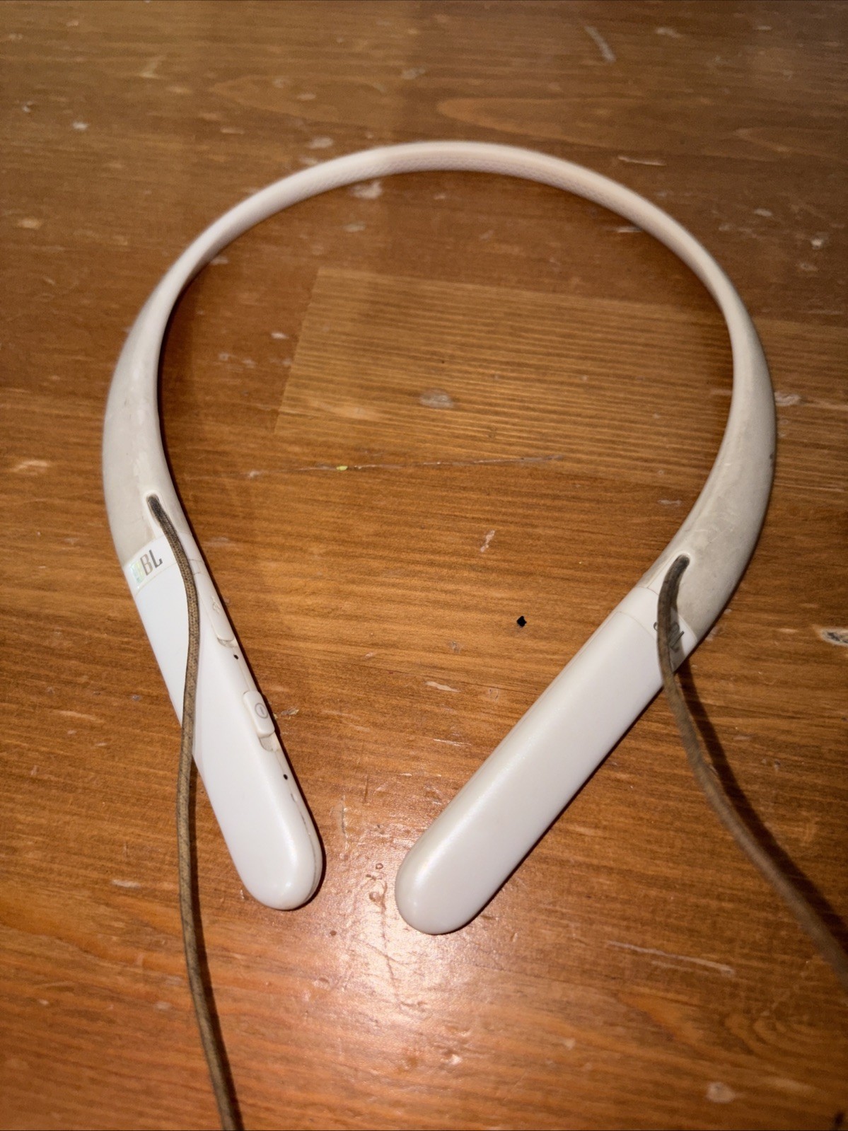 JBL Live200BT Wireless In-Ear Neckband Headphones Tested Works Fast Shipping