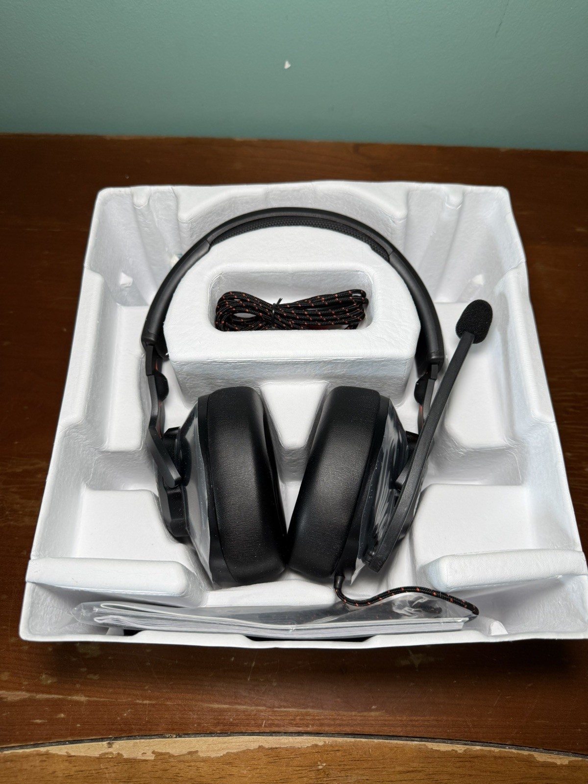 JBL Quantum 200 Gaming Headset, PC, PS5, PS4, Xbox Switch, Gaming Headphone, Mic