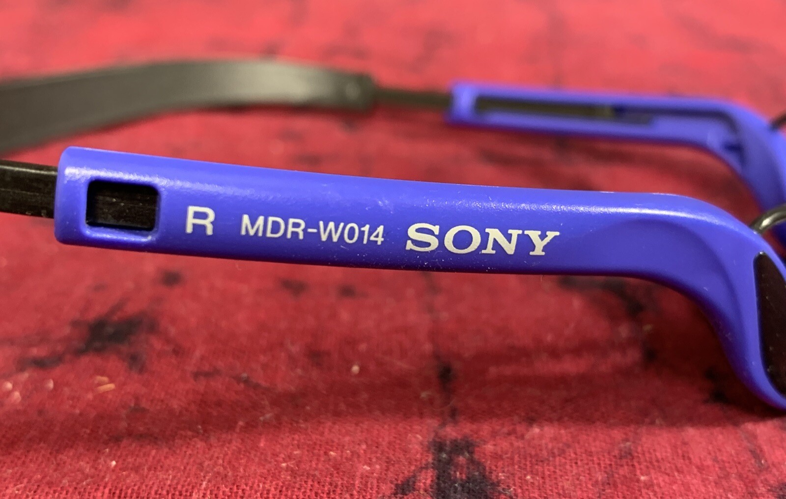 Rare Blue Sony Sports MDR-W014 Lightweight Vertical Wired Headphones
