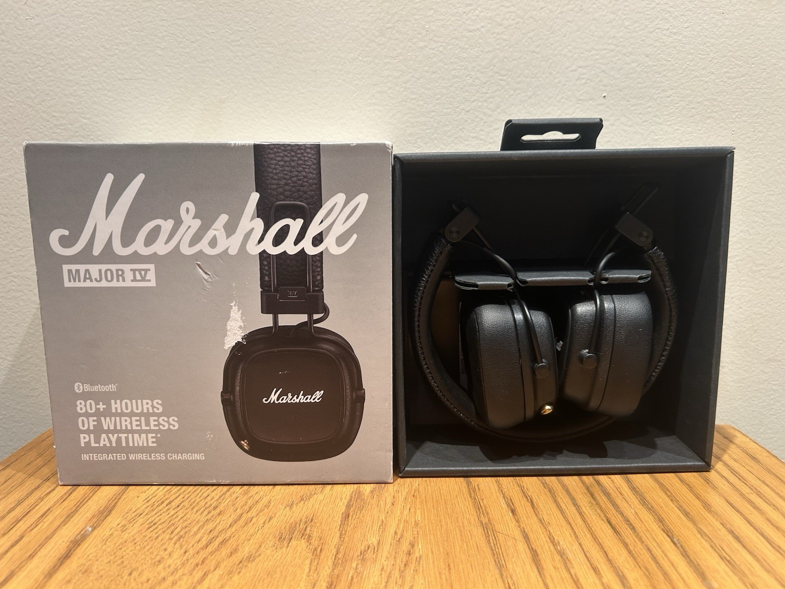 Marshall Major IV 80+ Hours of Wireless Playtime Brown Open box Missing wire