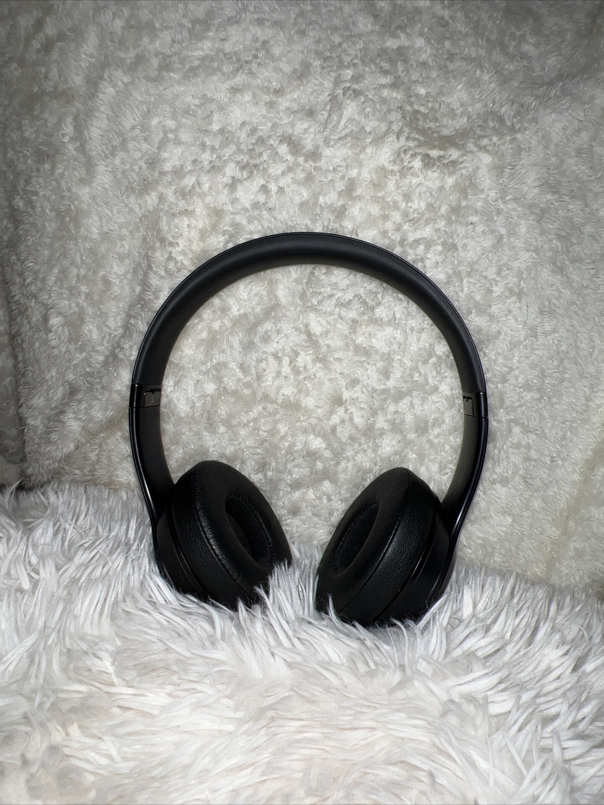 Beats by Dr. Dre Solo3 Over the Ear Headphone – Gloss Black