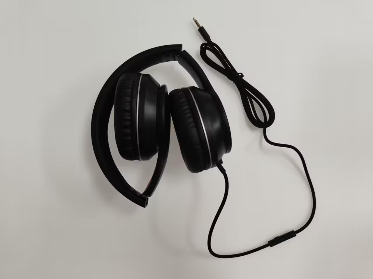 LORELEI X6 Over-Ear Wired Stereo Bass Headphones with Microphone, Lightweight, F