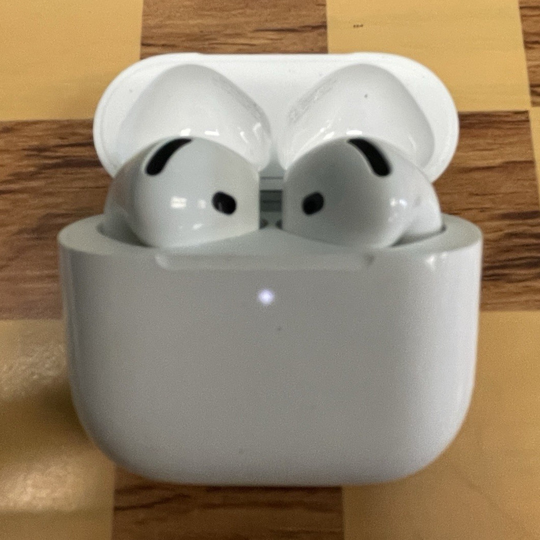 Apple AirPods 4 White Wireless In-Ear Earbuds.