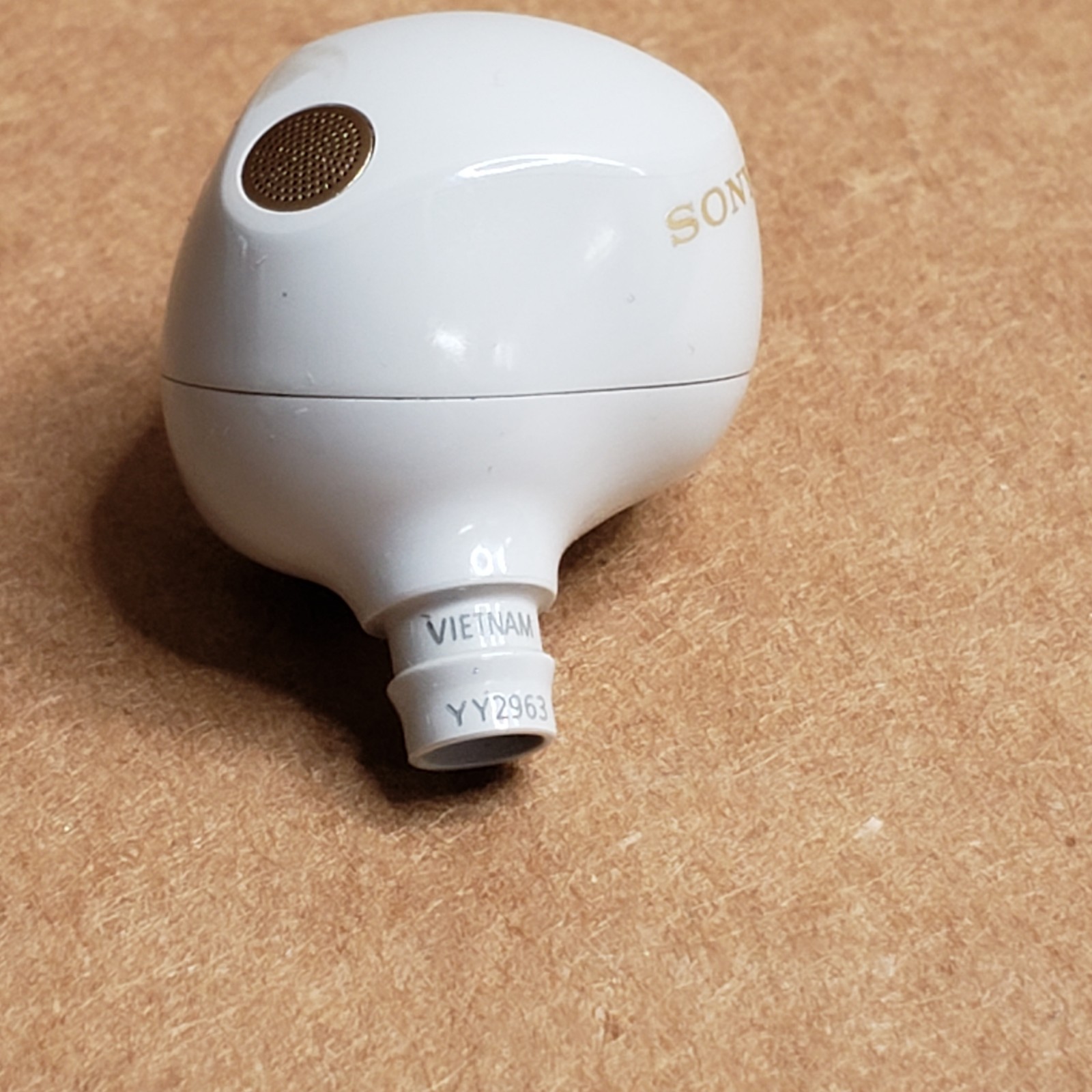 Sony WF-1000XM5 Truly Wireless Bluetooth Earbud Silver – RIGHT SIDE (VER 5.0.2)