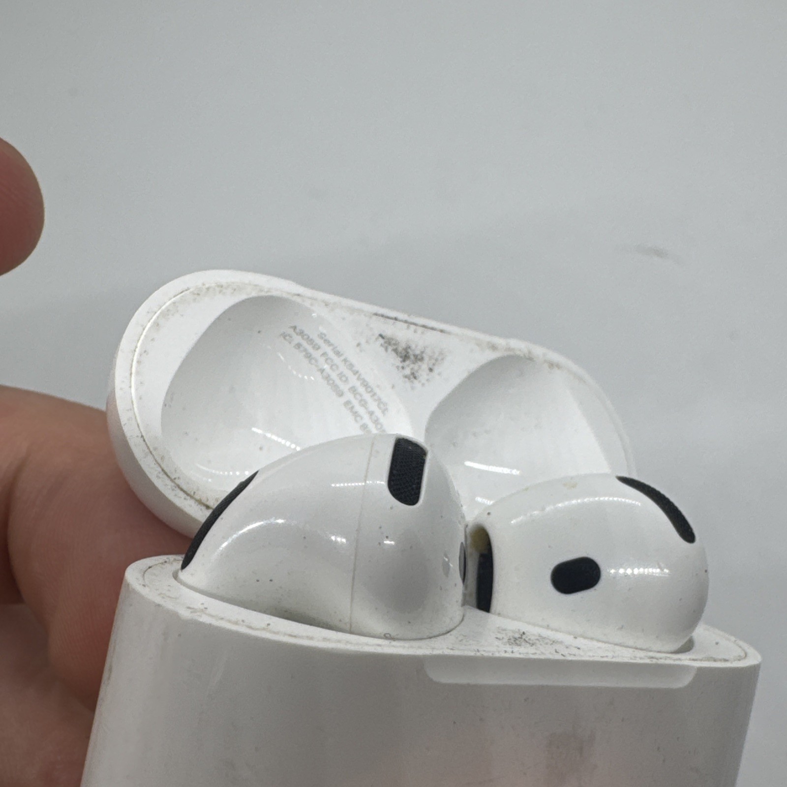Apple AirPods 4th Gen ANC with MagSafe Charging Case A3056 A3055 A3059 MXP93LL/A
