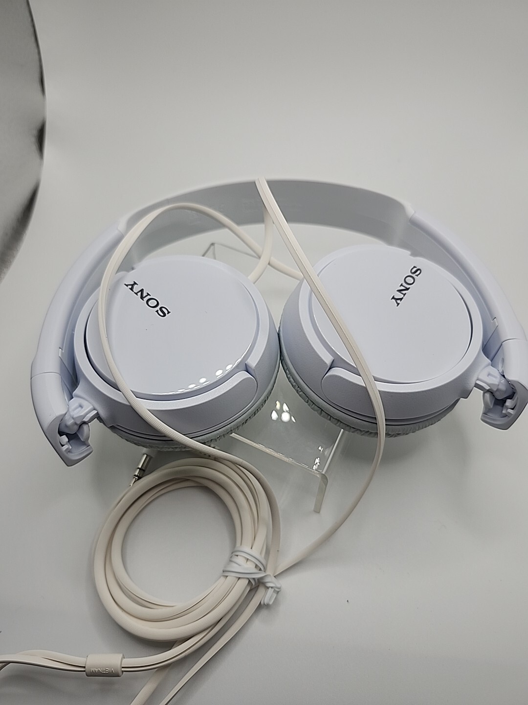 Sony MDR-ZX110 Ear-Pad (On the Ear) Headband Headphones – White