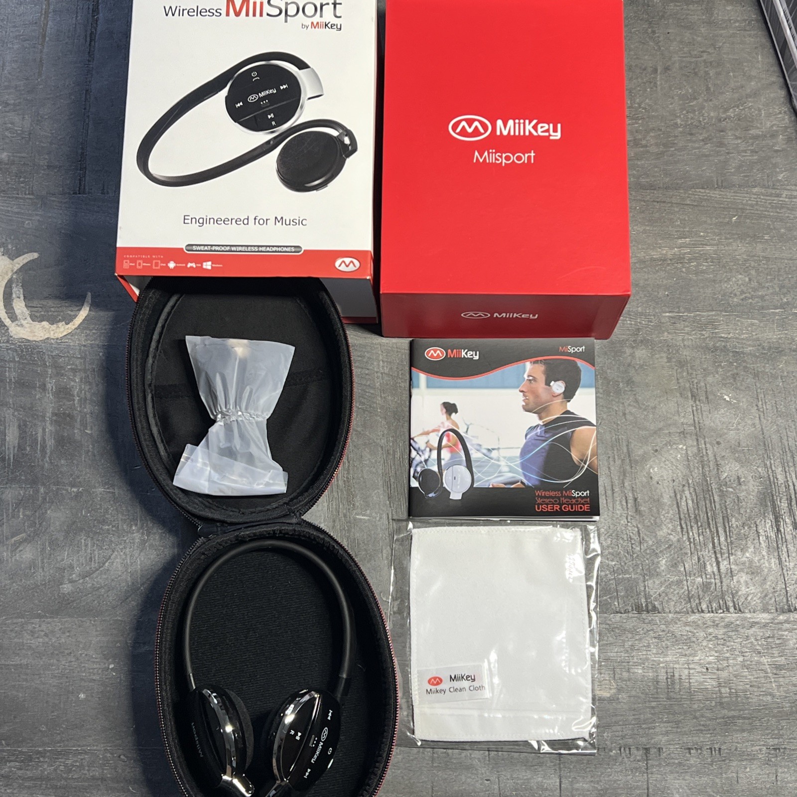 MiiSport By Miikey Wireless BT 4.0 Headphones Mic MP3 Sweat-proof