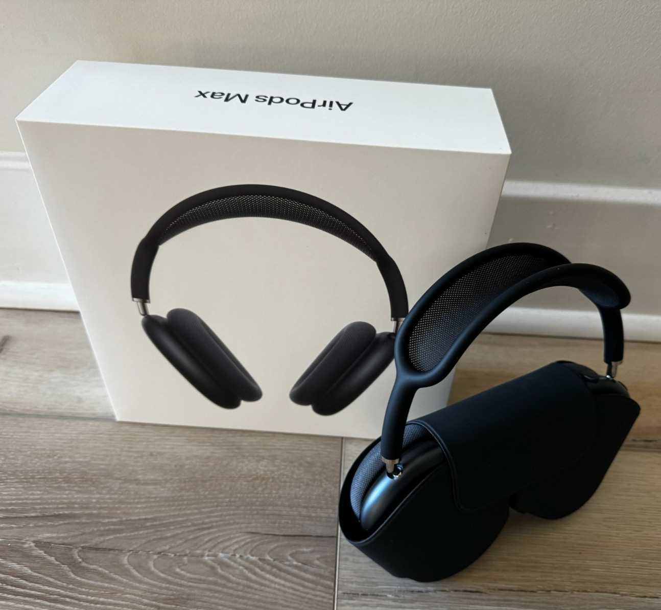 Apple AirPods Max (USB-C), Second-Gen, Midnight Black – (Mint Condition in Box)