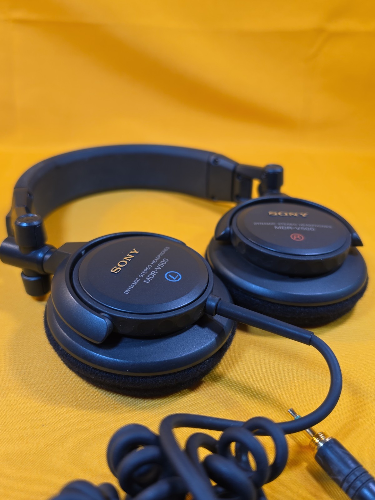 Genuine Original Sony MDR-V500 DJ Stereo Monitor Headphones Made in Thailand B12