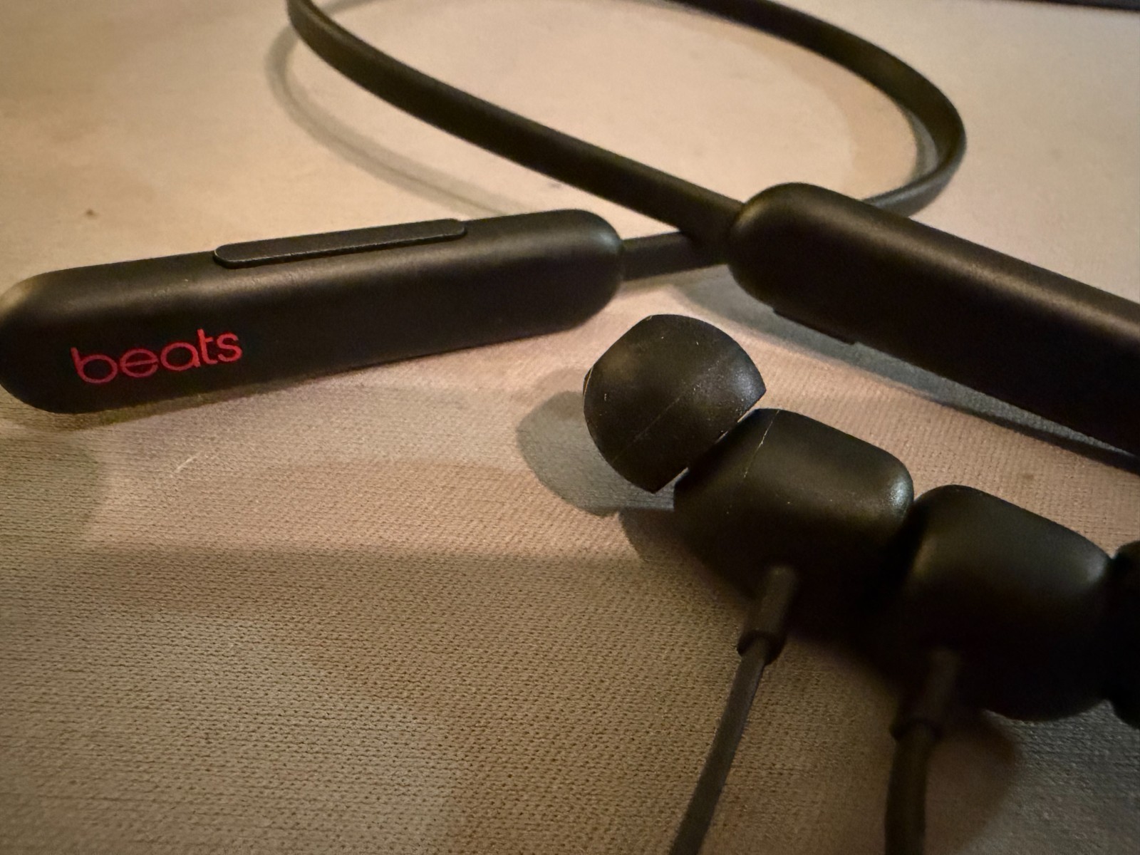 Beats by Dr Dre Flex Bluetooth In-Ear Headphones Black Mint Condition, used once