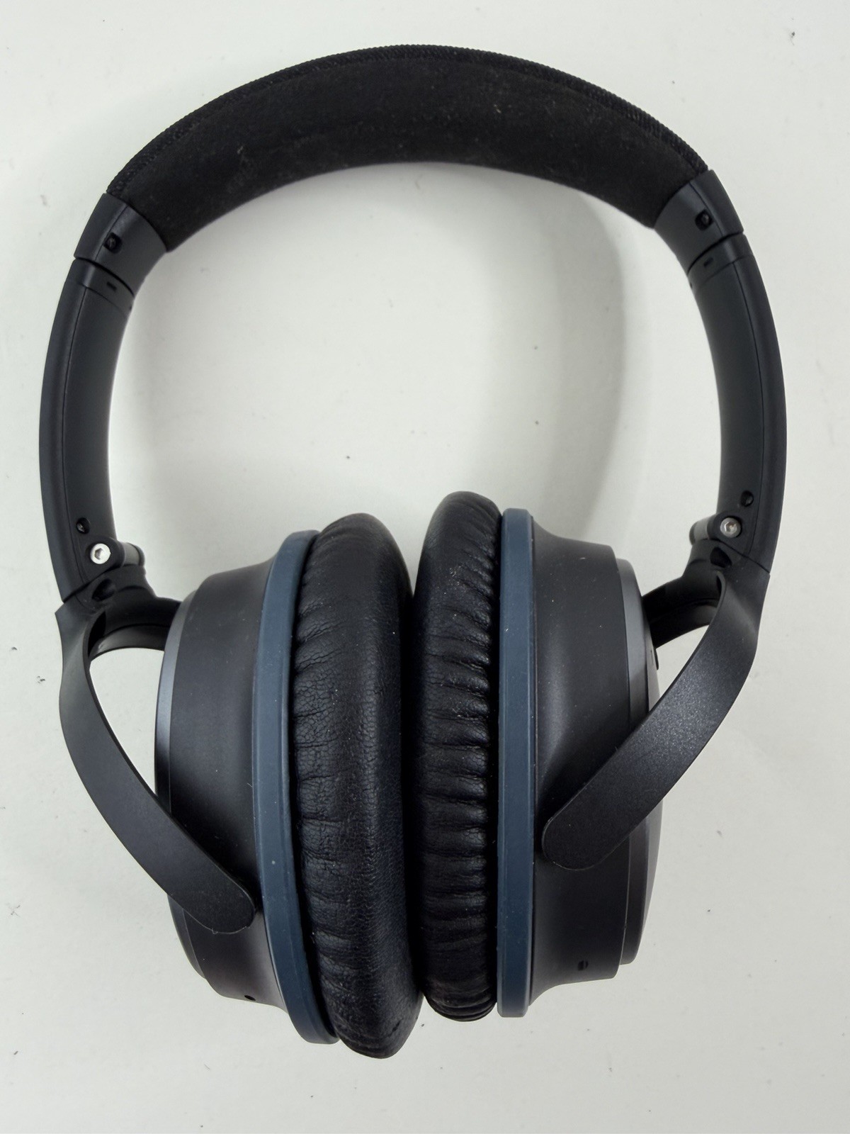 Bose QuietComfort 25 Acoustic Noise Cancelling Headphones with Carrying Case