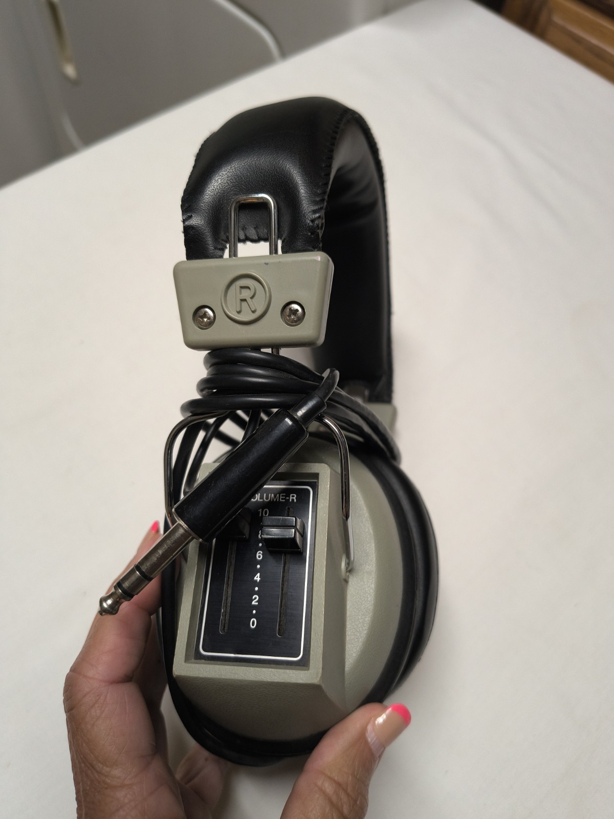 VTG Realistic Nova 16 Headphones Stereo 8 ohms Volume Control Green Over Ear