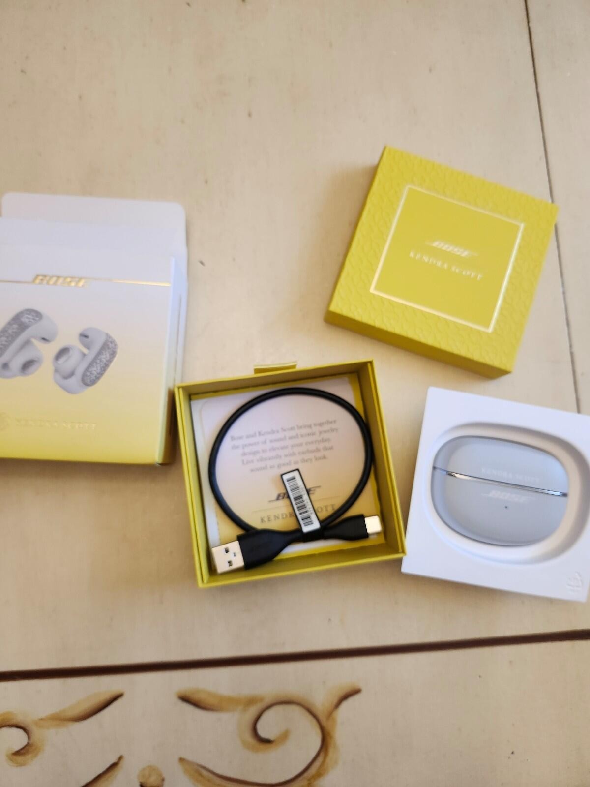 Bose X Kendra Scott Earbuds silver
