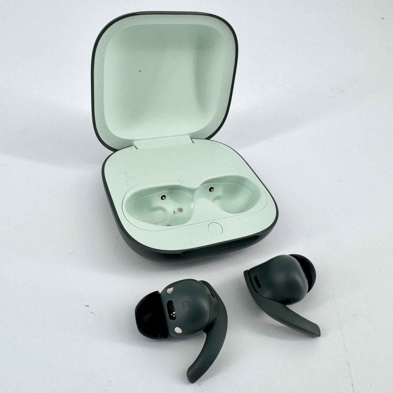 Beats by Dr. Dre Fit Pro True Wireless Earbuds – Gray (1st gen)
