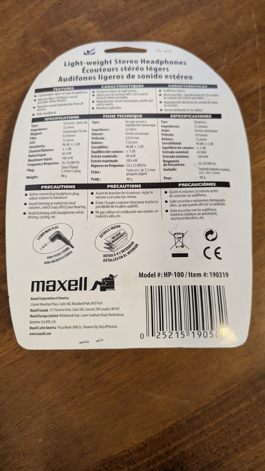 Maxell HP-100 Headphones lightweight Adjustable Stereo Black NEW