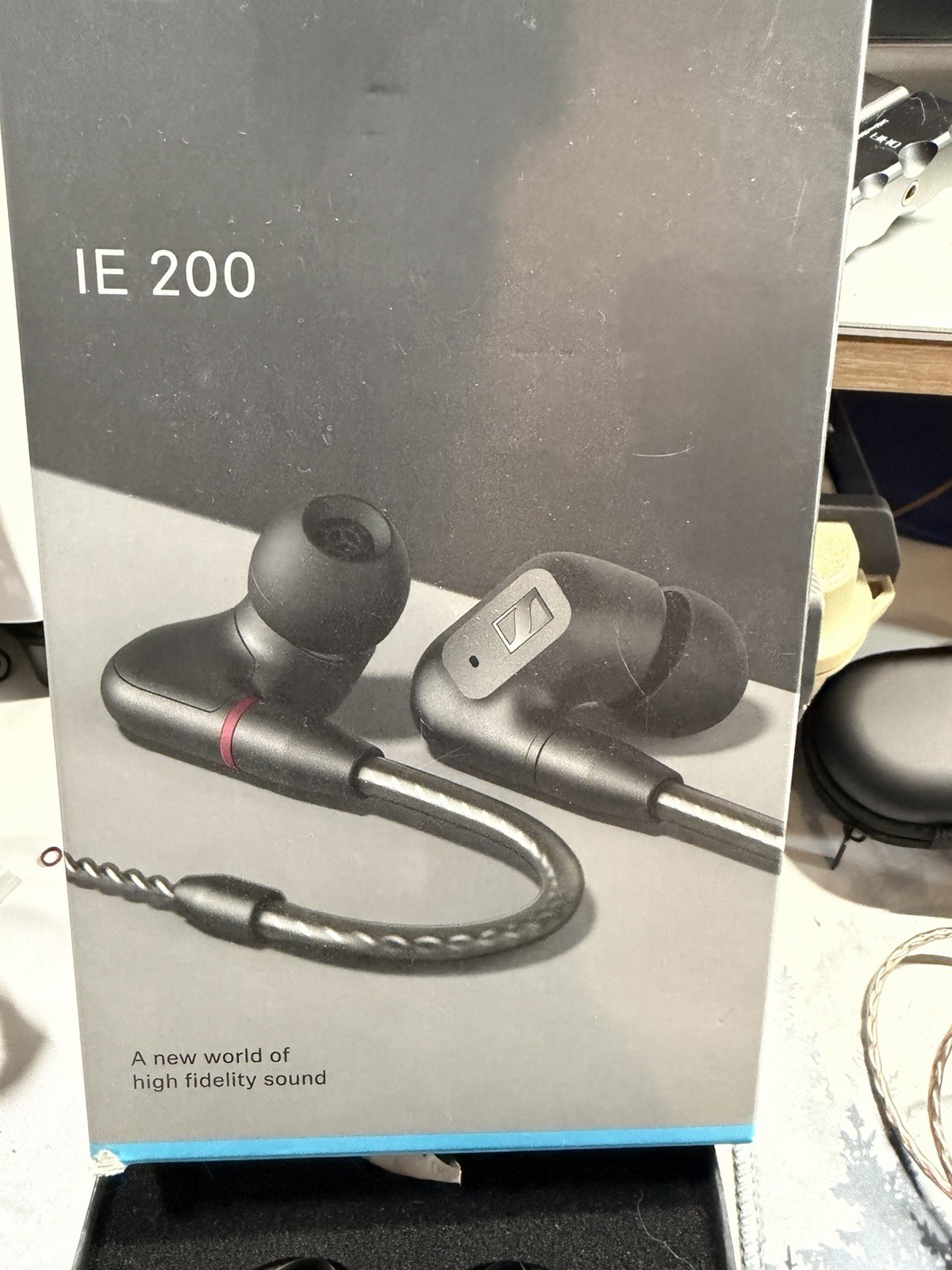 Sennheiser IE 200 Earphones – Black With 4.4mm Balanced And 3.5mm Se Cables iEMs