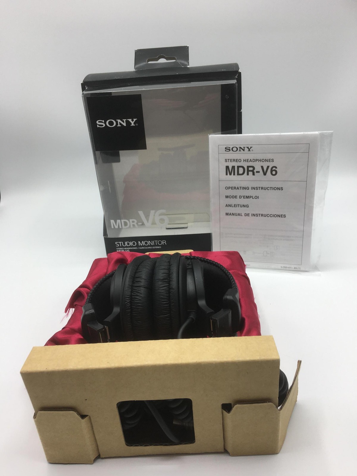 Boxed Sony MDR-V6 Monitor Series Headphones CCAW Voice Coil (MDR-V6/Q1(U))