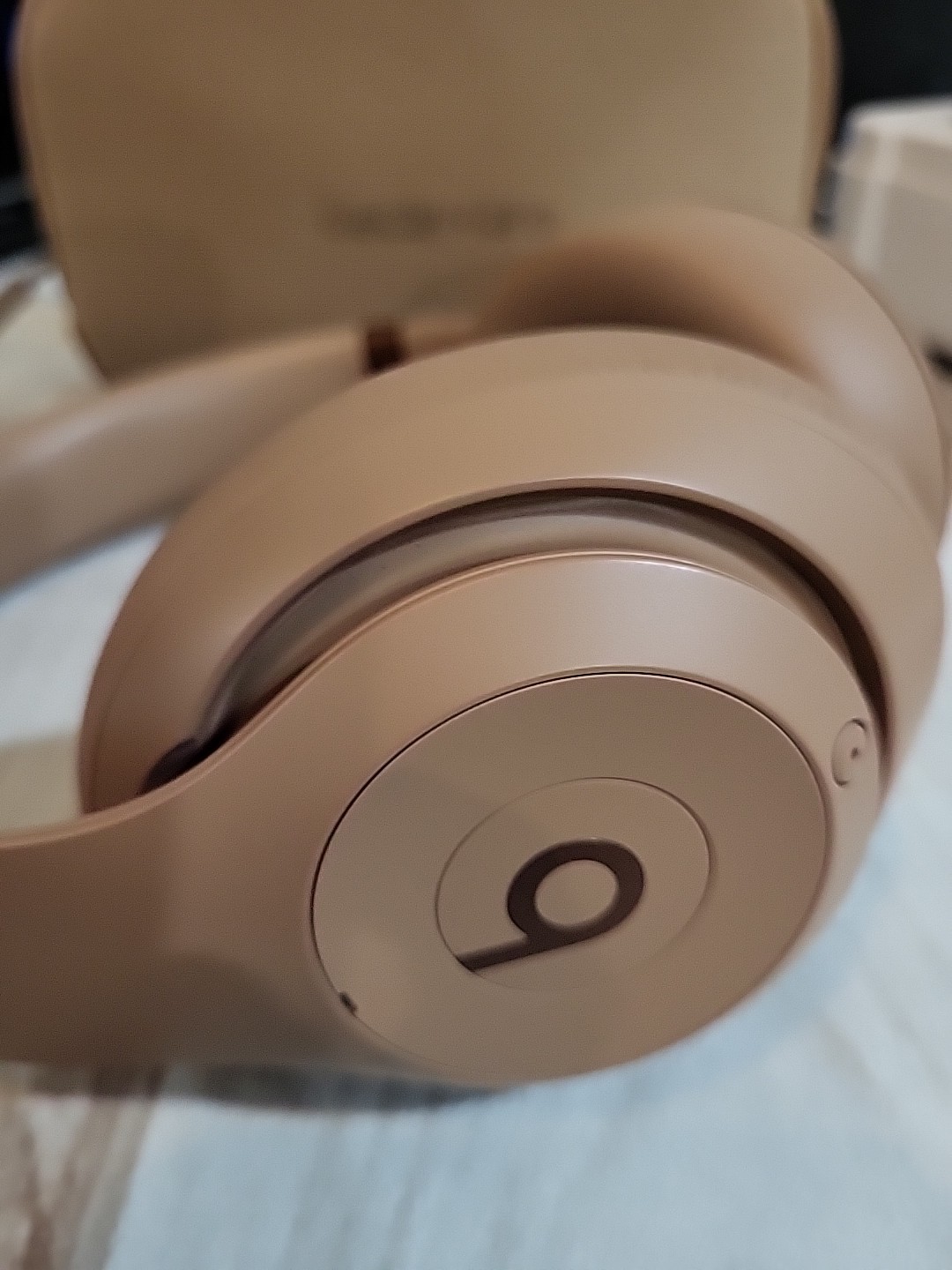 Beats Studio Pro Wireless Headphones Beats x Kim Dune Tan A2924 w/ Case