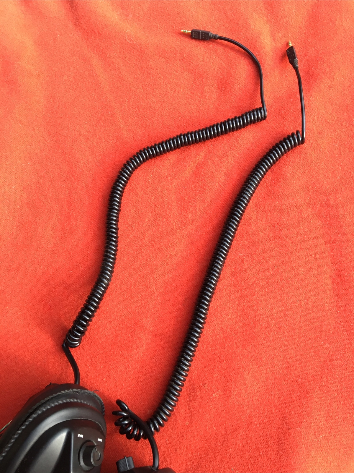 Labtec C-184 Stereo Headphones over the ear pair