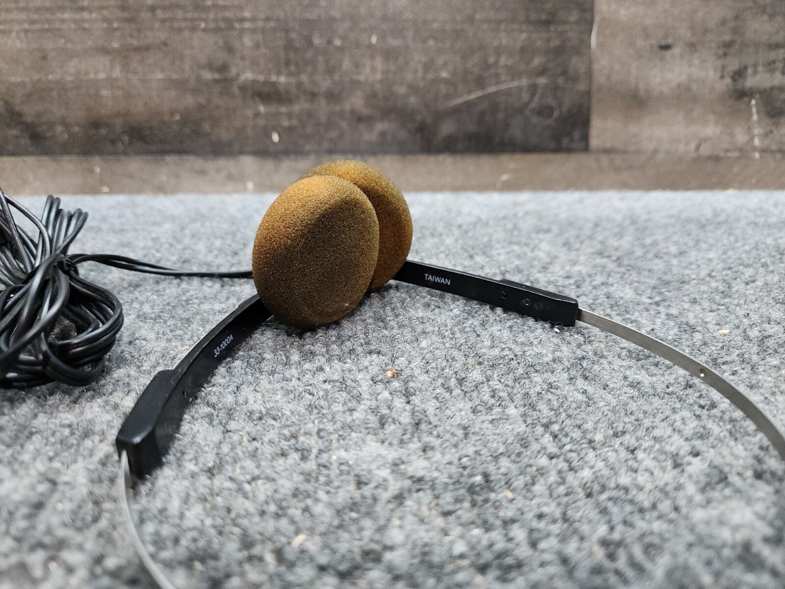 Vintage 1988 Realistic Nova 34 Over Headphones 33-1000A 80s Black & Orange Retro