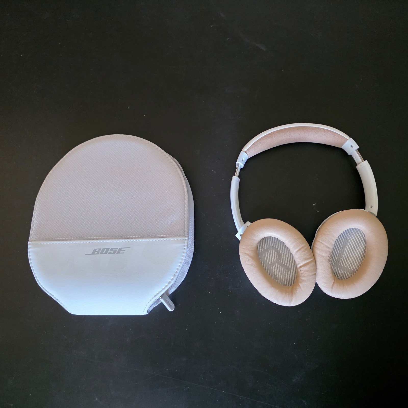 Bose SoundLink Around-Ear Wireless Headphones II – White – very gently used