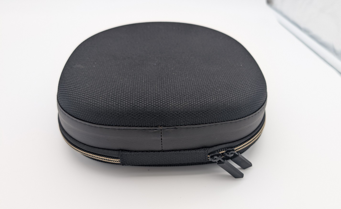 Blue Satellite Headphones Model BH1010 Premium Noise-Cancelling Wireless w/ Case