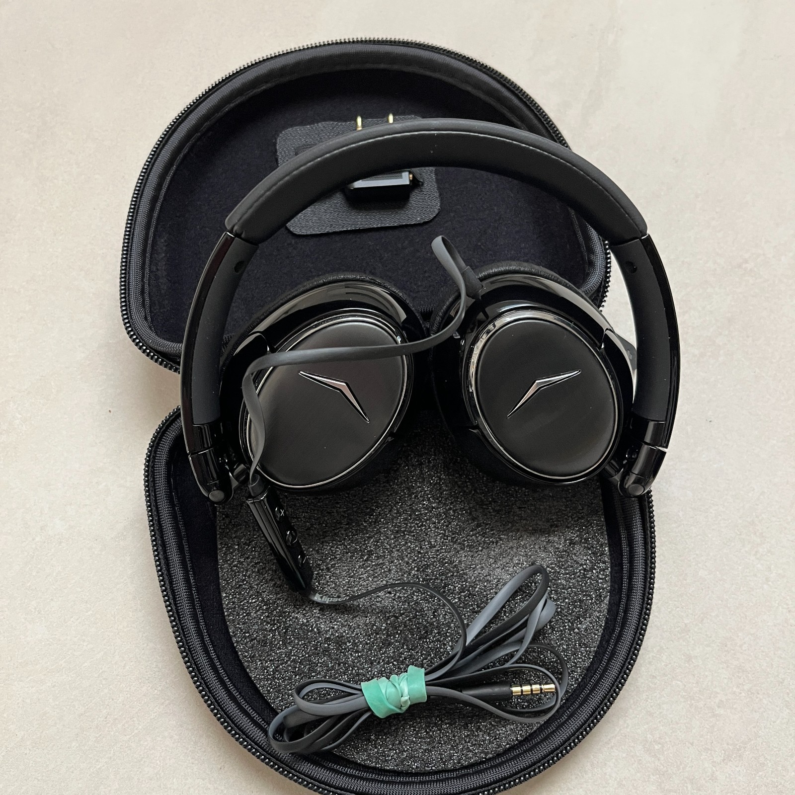Klipsch Image One Second Gen Headphones – Tested & Working Perfectly w/ Case