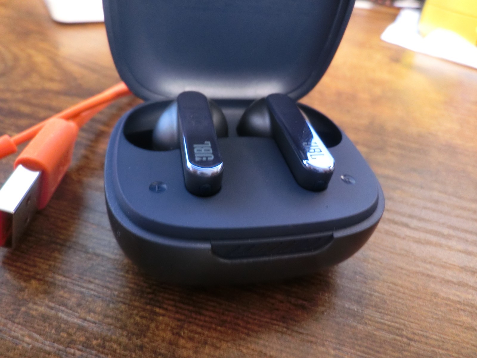 JBL Live Pro 2 Noise-Canceling True Wireless In-Ear Headphones Earbuds -blue