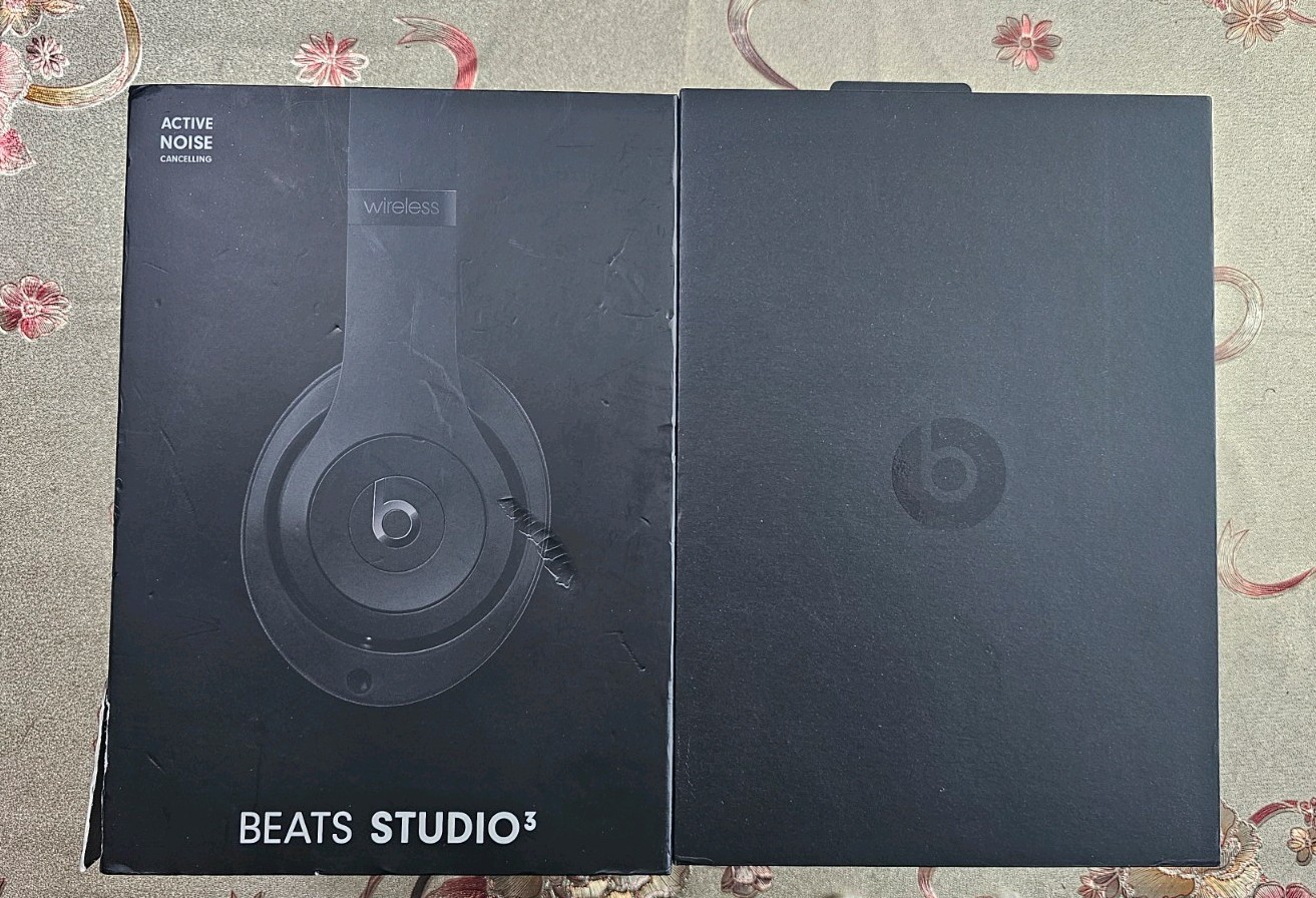 Beats by Dr. Dre Studio3 Over the Ear Wireless Headphones – Black