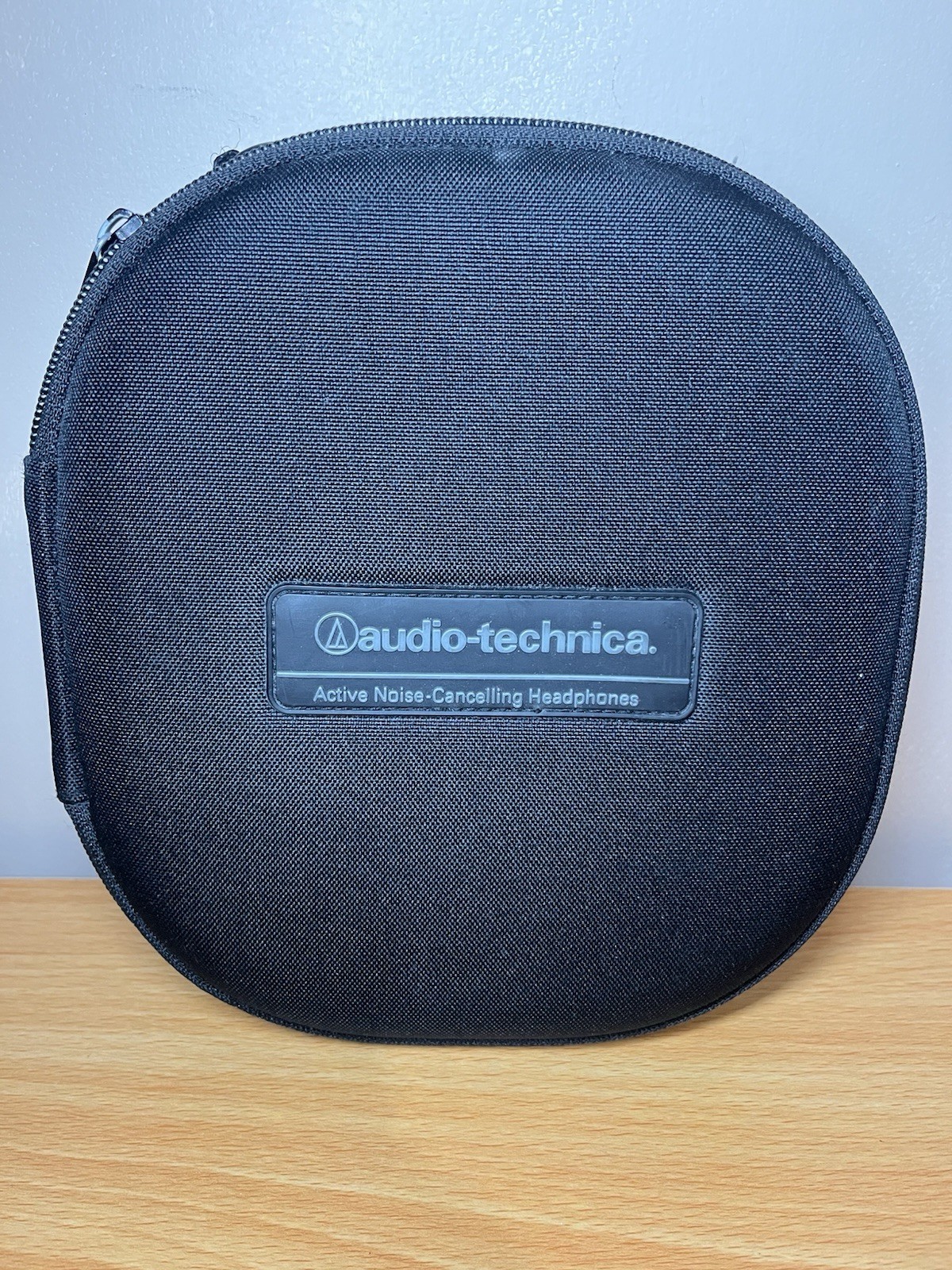 Audio Technica Active Noise Cancelling Headphones Over The Ear Silver ATH-ANC7b