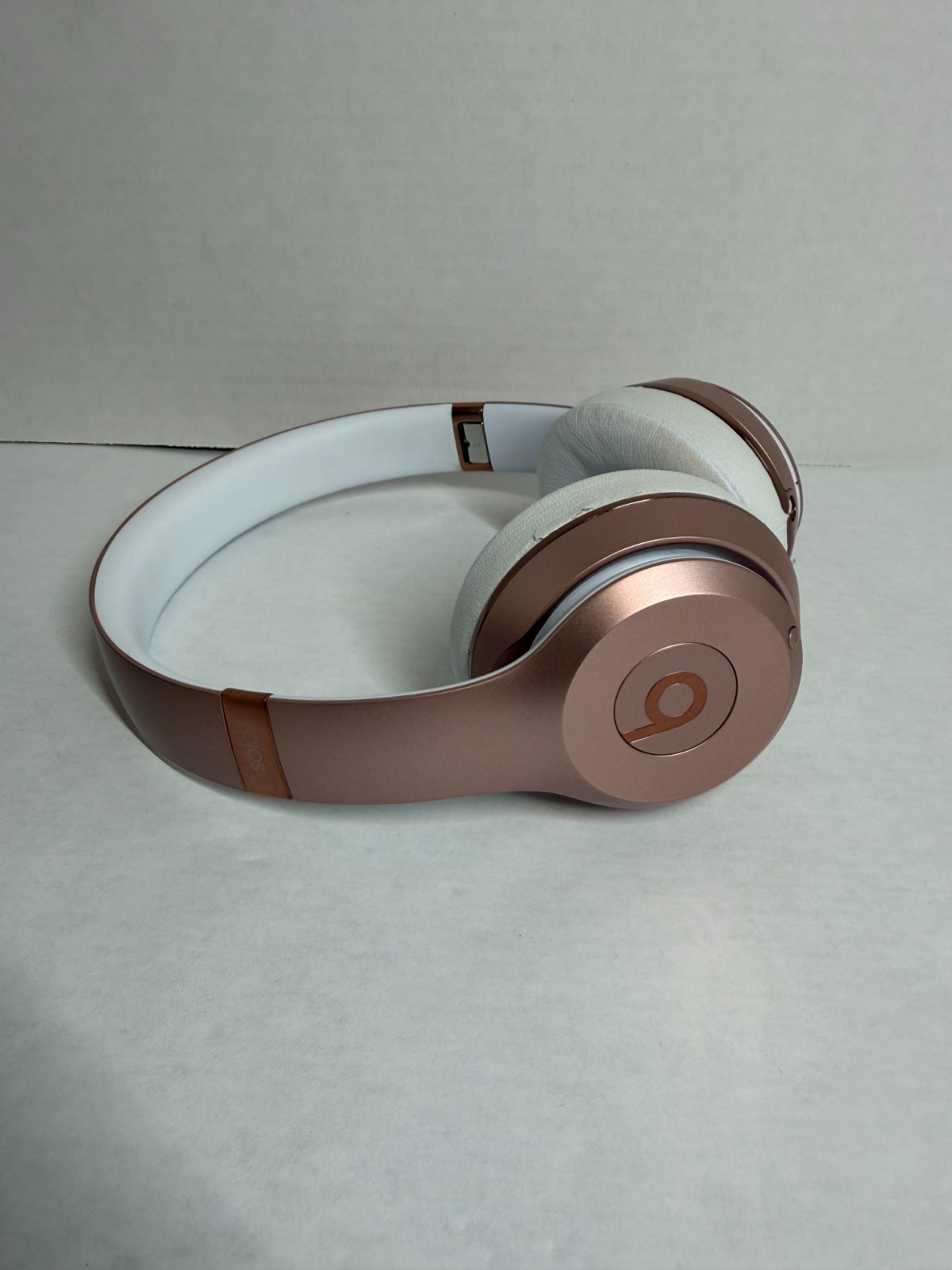 Beats by Dr. Dre Solo3 Wireless On the Ear Headphones – Rose Gold B8