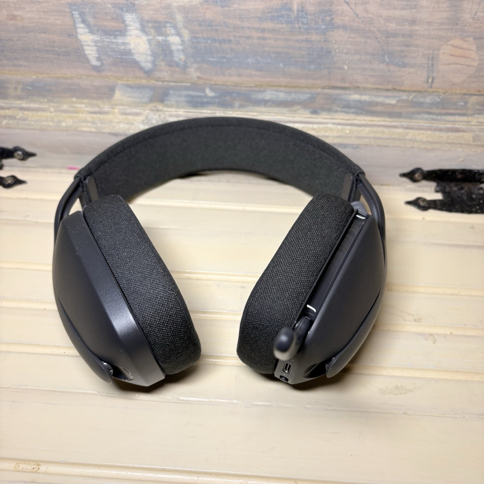 Logitech Zone Vibe 125 Bluetooth Headphones With Foldable Microphone EUC