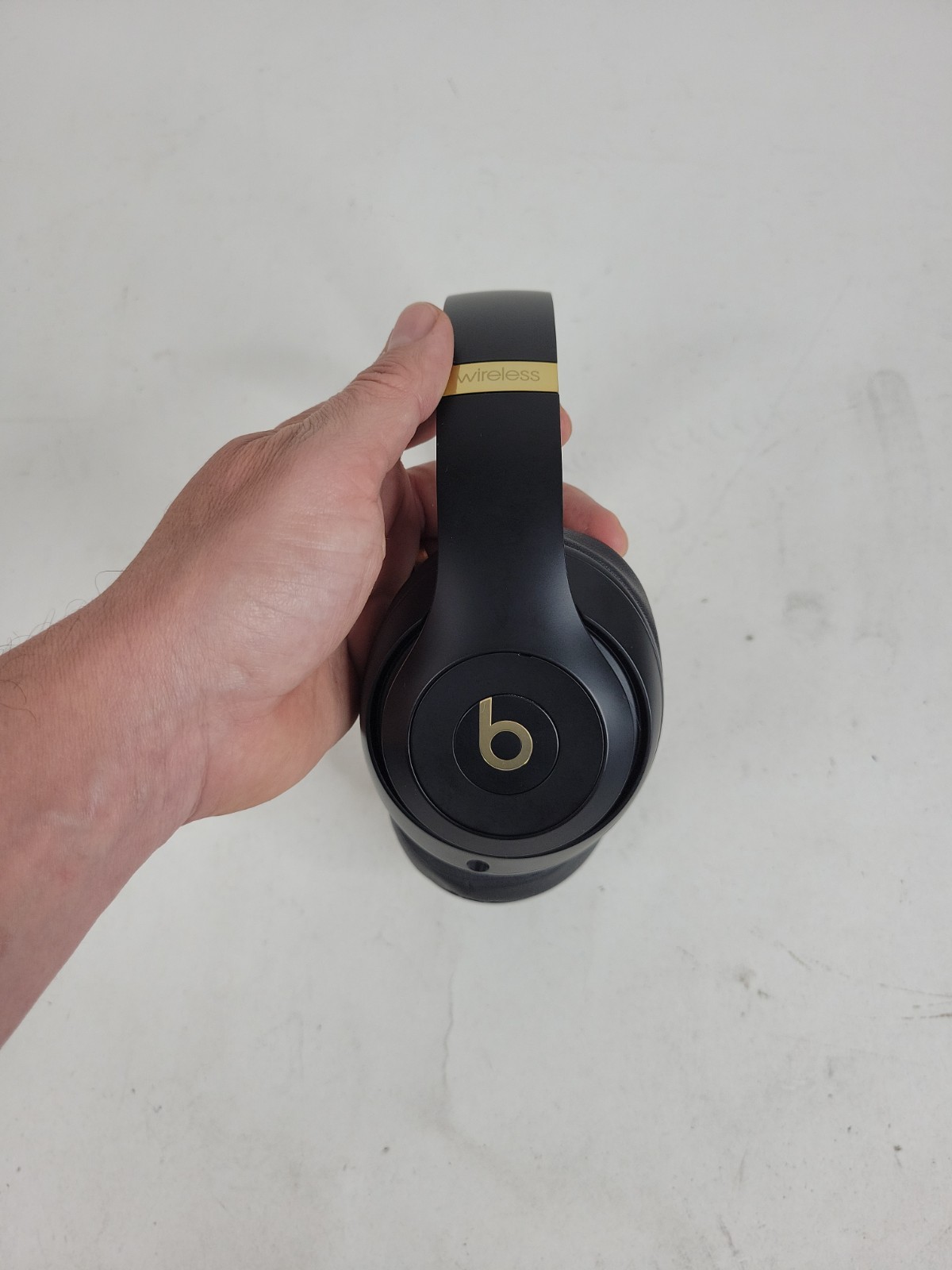 Beats Studio 3 Wireless Headphones – Skyline Collection – Midnight Black