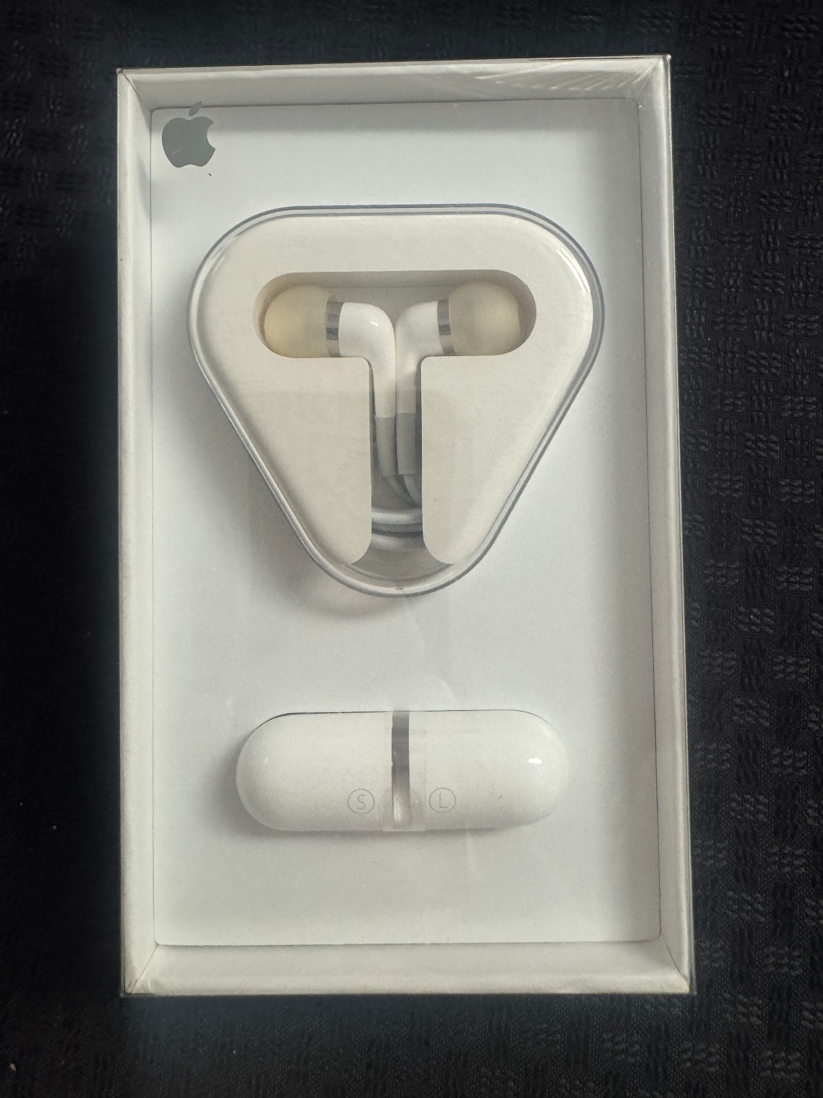 ORIGINAL: Apple In Ear Headphones w/ Remote and Mic MA850G/B- NIB