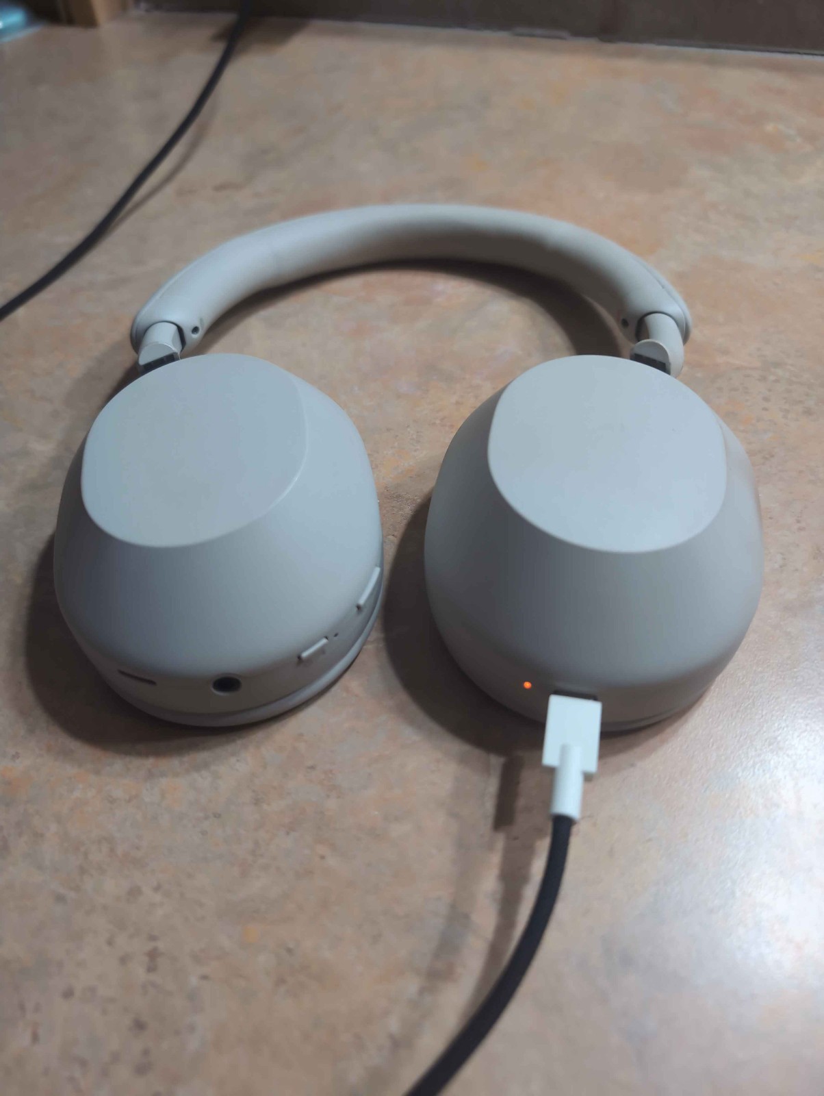 SONY WH1000XM5/S Premium Noise Canceling Headphone – Silver