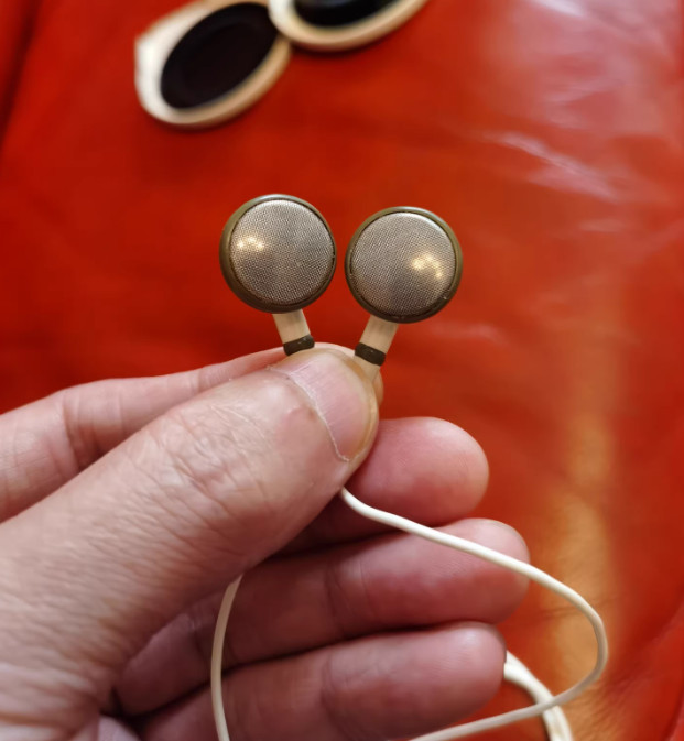 1pcs SONY MDR-E265 Headphones
