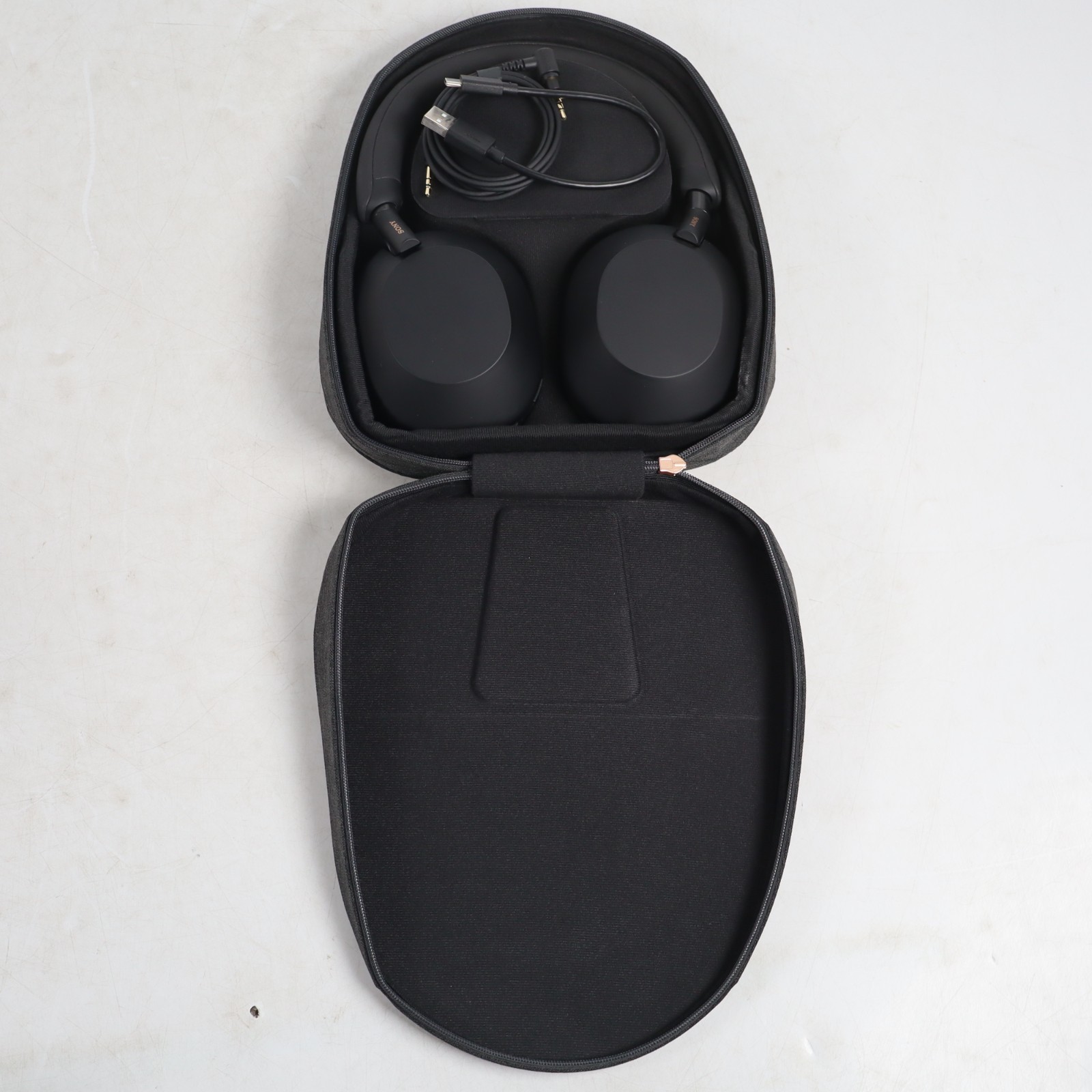 Sony WH-1000XM5/B Wireless Noise Canceling Over-Ear Headphones – W Case & Cables