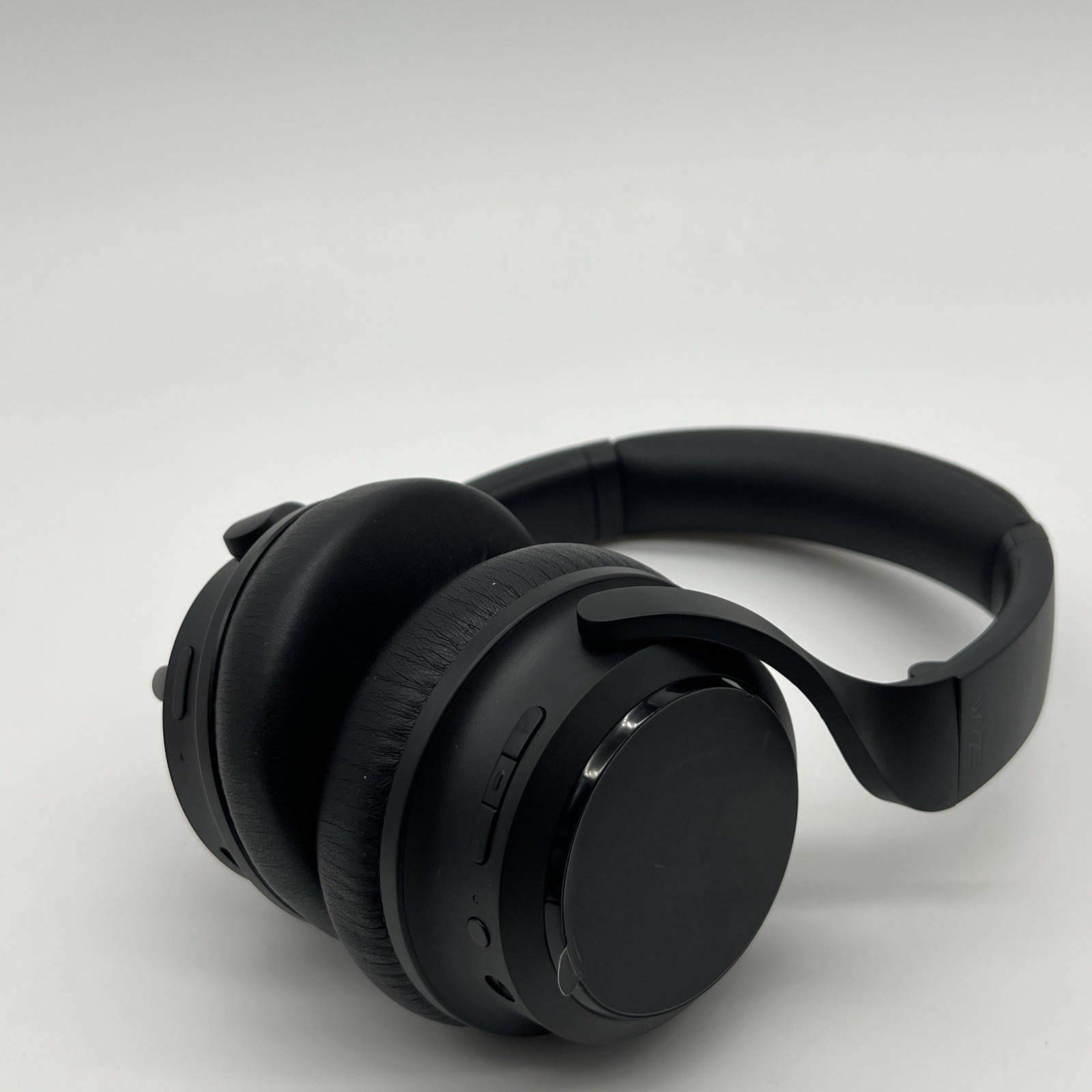 New Wyze Headphones Active Noise Cancellation Headphones Black WNCH1
