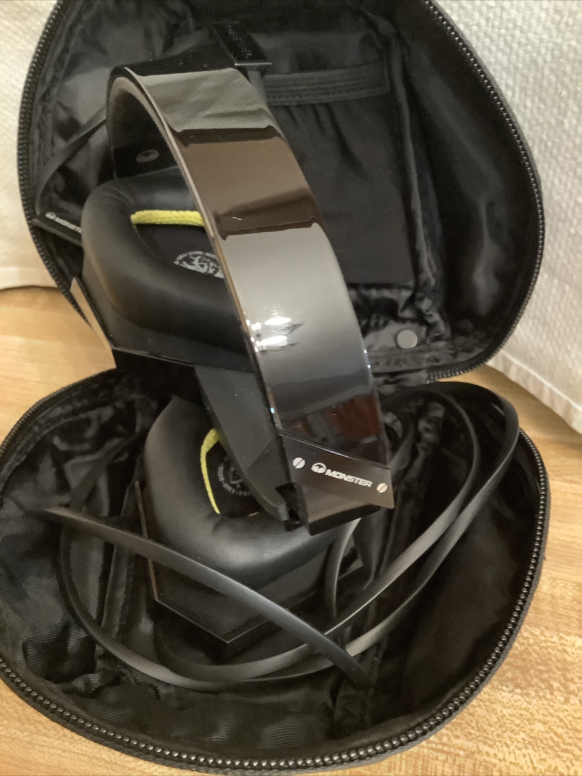 Monster Diesel VEKTR Noise Cancellation Over-Ear Black Headphones 43R28GK3N8