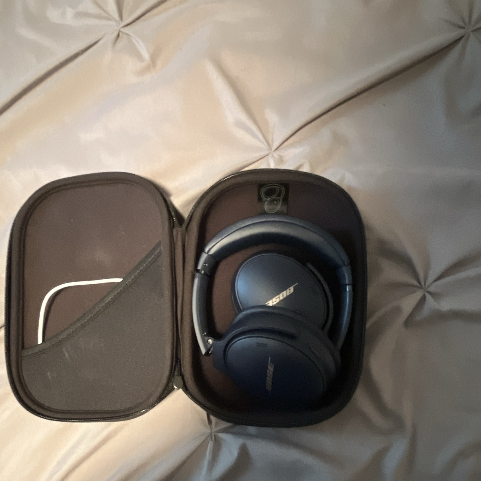 Bose Over-Ear Ear-Cup Headband Headphones w/ Zipper Carrying Case, Black