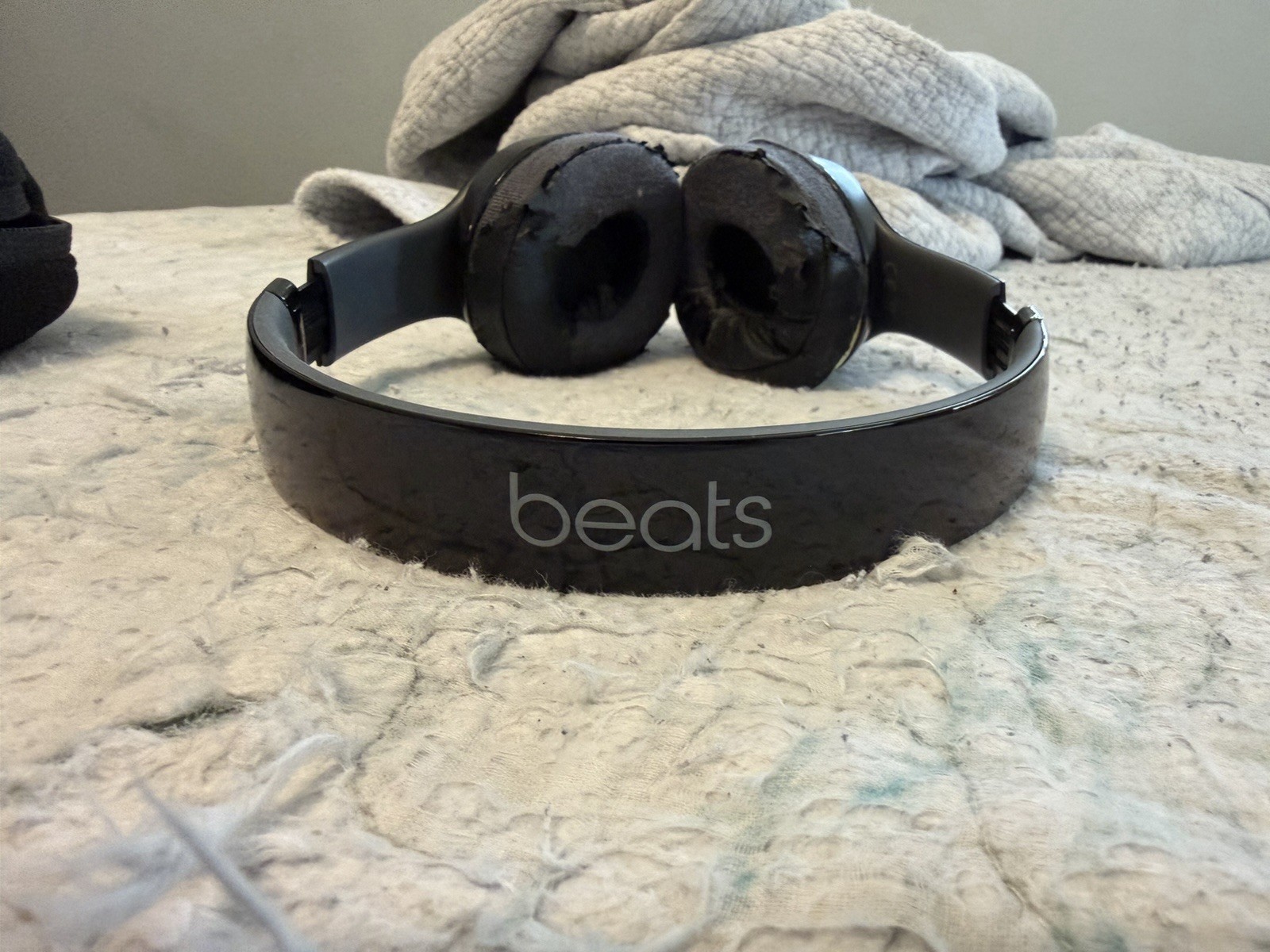 Beats by Dr. Dre Solo2 Over the Ear Headphones – Black