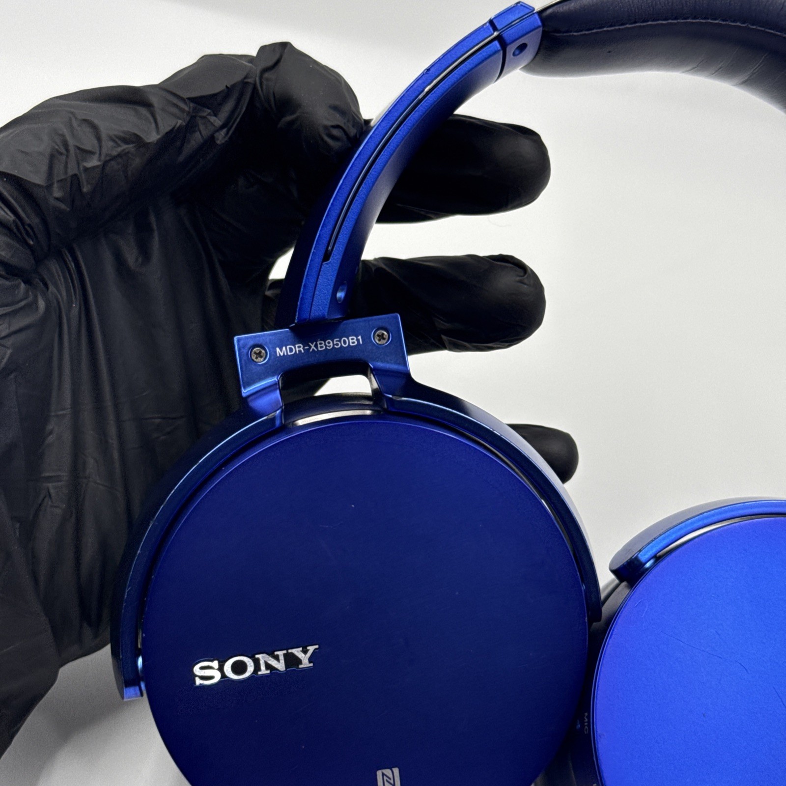 Sony MDR-XB950B1Headphones Wireless Extra Bass ANC – Blue – (Needs Pads)