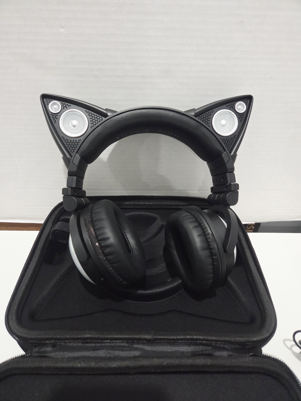 Brookstone Headphone Wireless Cat Ear Headphones AR102A4BKA Bluetooth WORKS