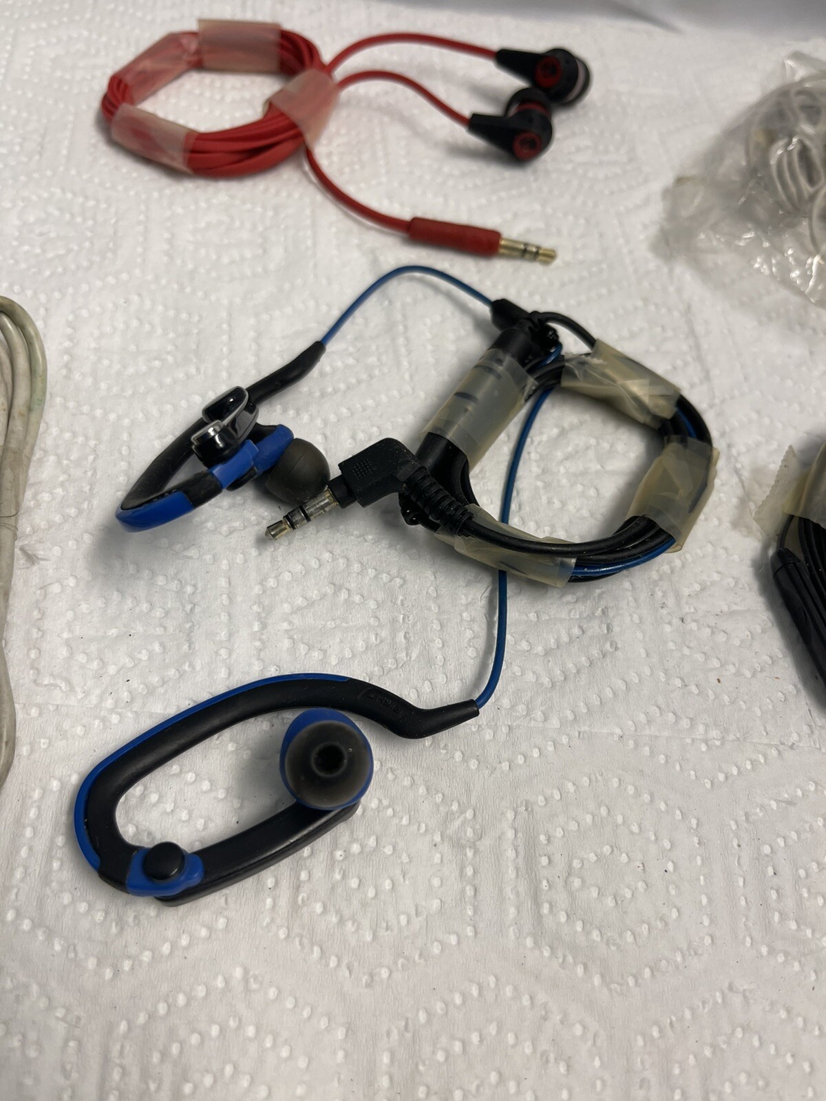iPod Charger Wires / Headphones Also ! / Please Read the Description!!!