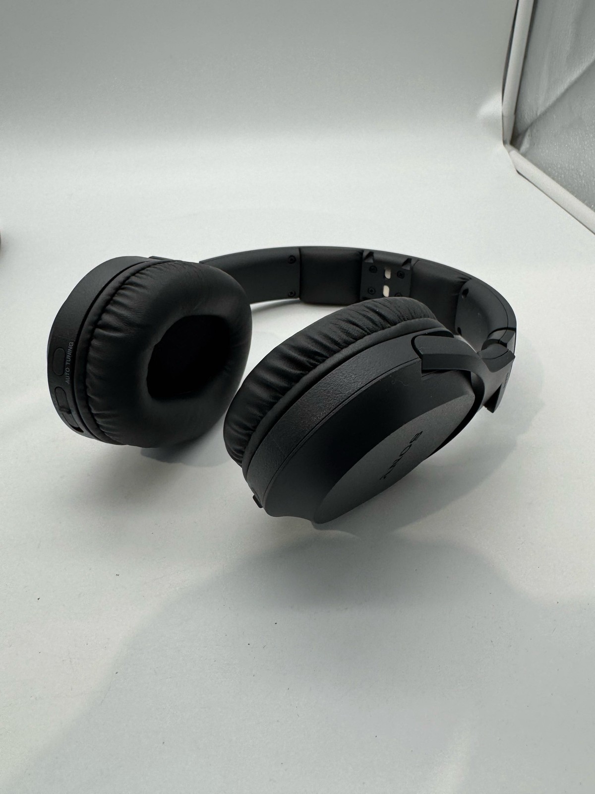 Sony WH-RF400 Wireless Over Ear RF Home Theater Headphones TV Black (12)